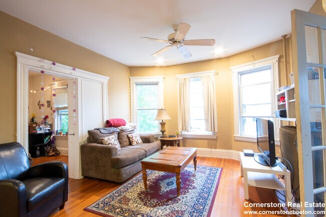 142 Calumet St, Unit 2
