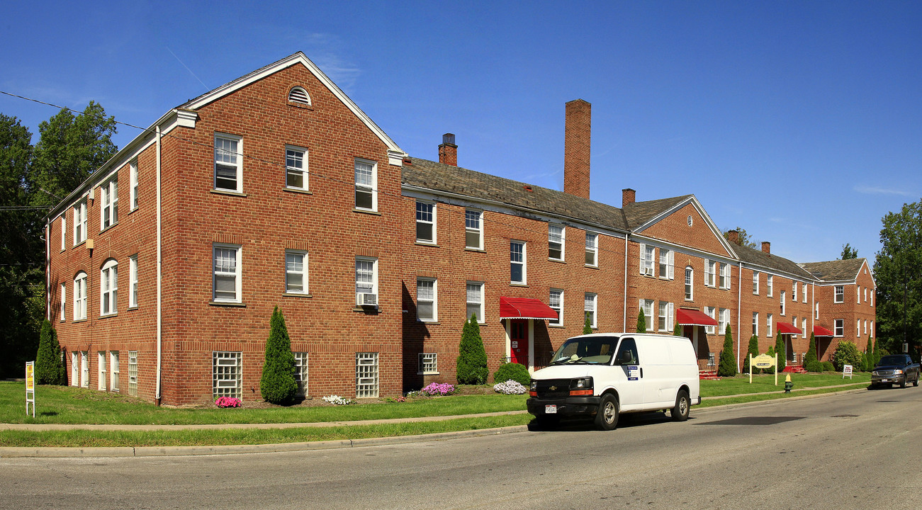 Shire Cove Apartments in East Cleveland, OH - Building Photo