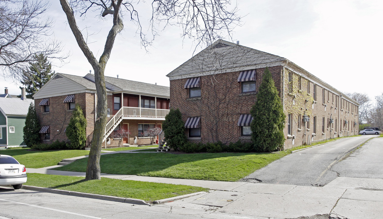 Riverwest Apartments in Milwaukee, WI - Building Photo