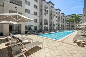 Red Road Commons in Miami, FL - Building Photo - Building Photo