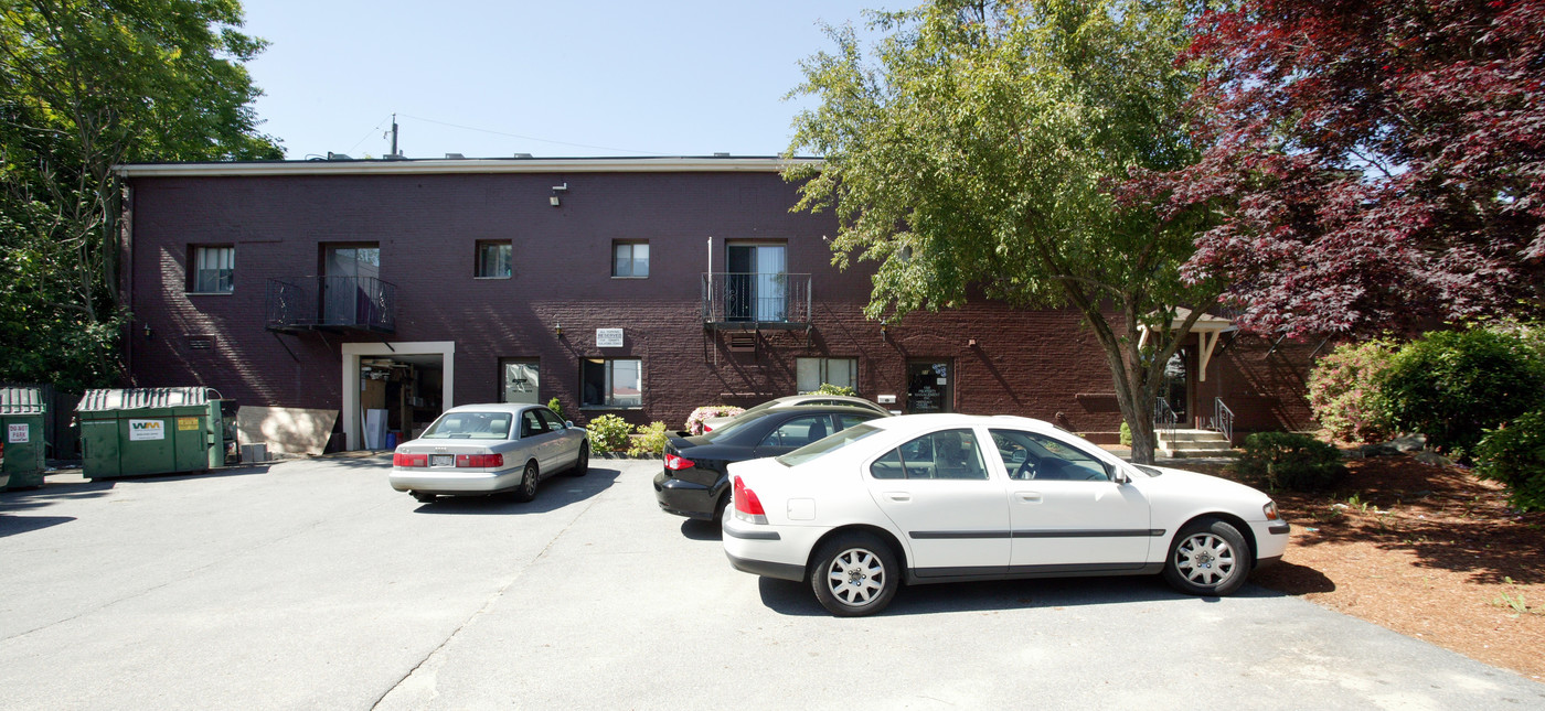 14 Walnut St in Woburn, MA - Building Photo