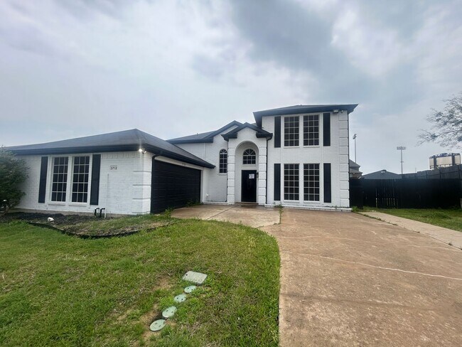 property at 3712 Mitchell Ct