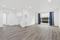 12TH1323 in Santa Monica, CA - Building Photo - Interior Photo