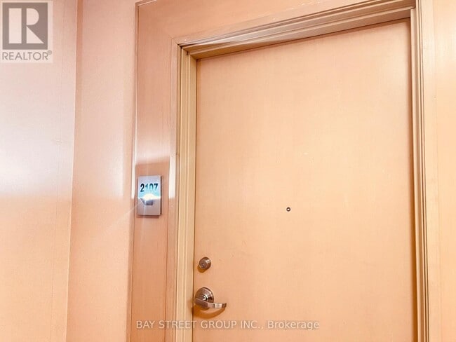 60 Byng Ave in Toronto, ON - Building Photo - Building Photo