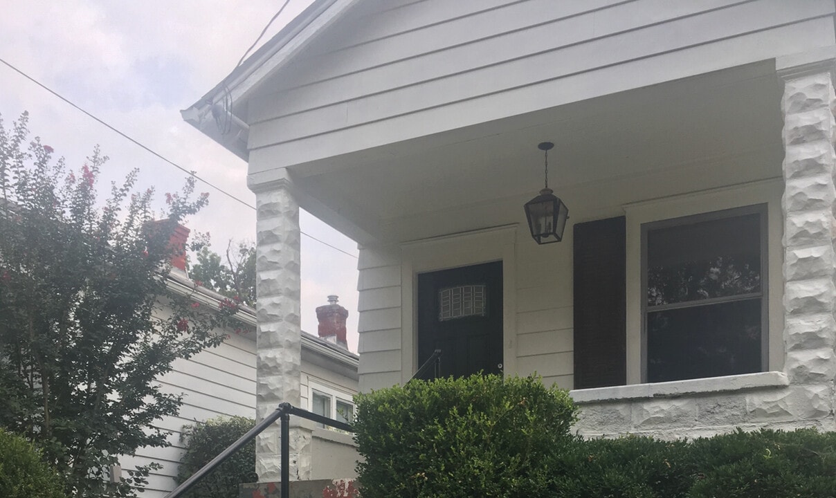 127 N Charlton St in Louisville, KY - Building Photo