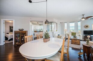 33065 Mill Lake Rd in Abbotsford, BC - Building Photo