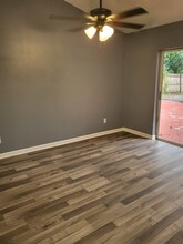 2219 Groveland Dr in Lutz, FL - Foto de edificio - Building Photo