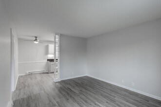 2134 Fairfax Ave, Unit A-12 in Nashville, TN - Building Photo - Building Photo