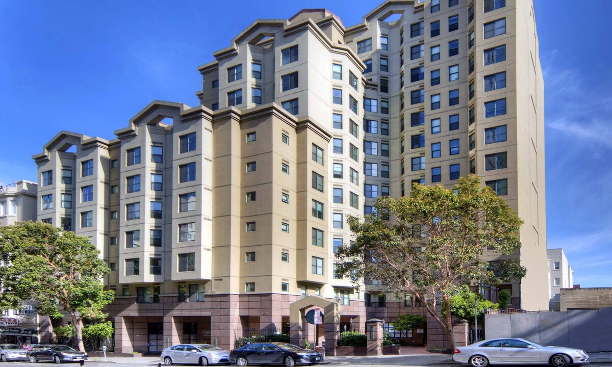 Geary Courtyard in San Francisco, CA - Building Photo