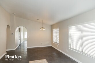 6561 Duck Hill Springs Dr in Las Vegas, NV - Building Photo - Building Photo