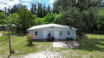 908 Willie Hawk Ave in Avon Park, FL - Building Photo