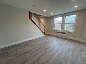 39-54-54 48th St in Queens, NY - Building Photo - Building Photo