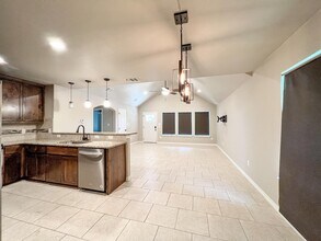 1893 Blueridge Dr in Canyon Lake, TX - Building Photo - Building Photo