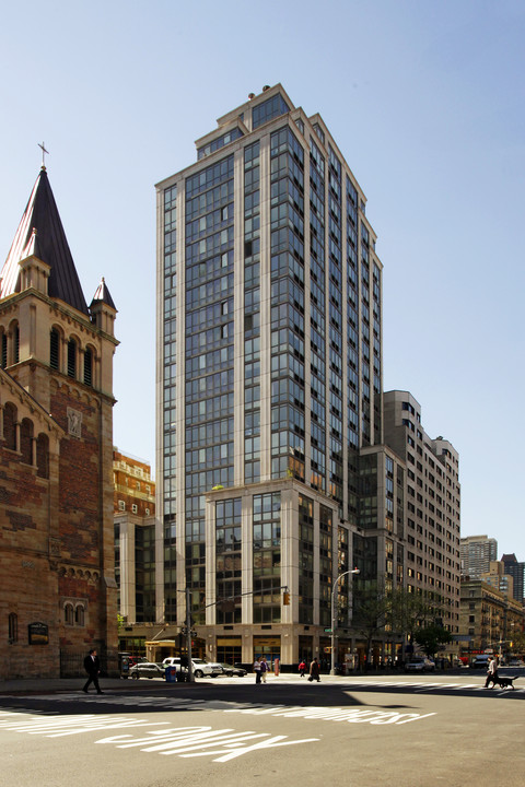 The Pearl in New York, NY - Building Photo