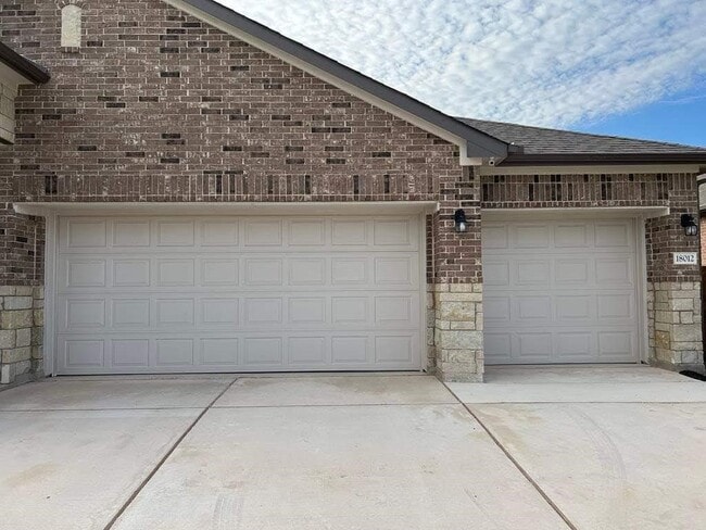 18012 Santa Croce Dr in Pflugerville, TX - Building Photo - Building Photo