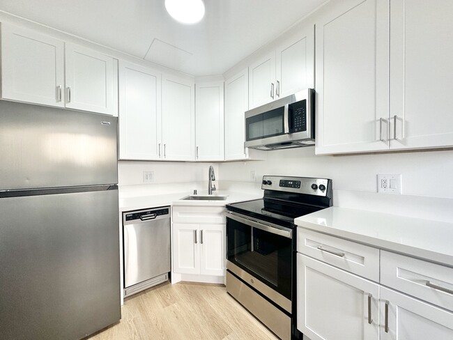 3424 S Centinela Ave in Los Angeles, CA - Building Photo - Building Photo