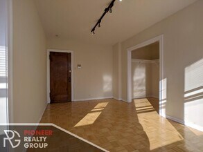 739 W Belmont Ave, Unit 311 in Chicago, IL - Building Photo - Building Photo