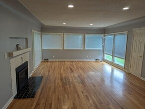 323 Juedes Ave N in Keizer, OR - Building Photo - Building Photo