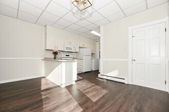 13 Oak St in Uxbridge, MA - Building Photo - Building Photo