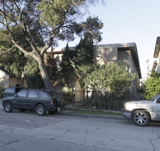 1011 Wilcox Ave in Los Angeles, CA - Building Photo - Building Photo