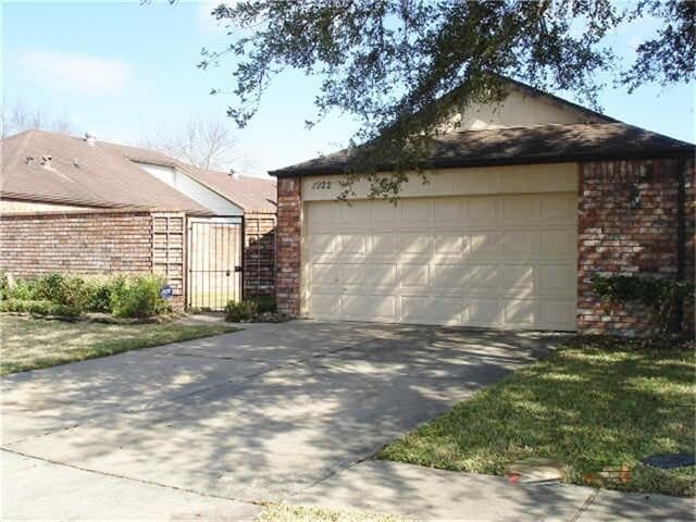 1922 Chattaroy Pl in Sugar Land, TX - Building Photo - Building Photo