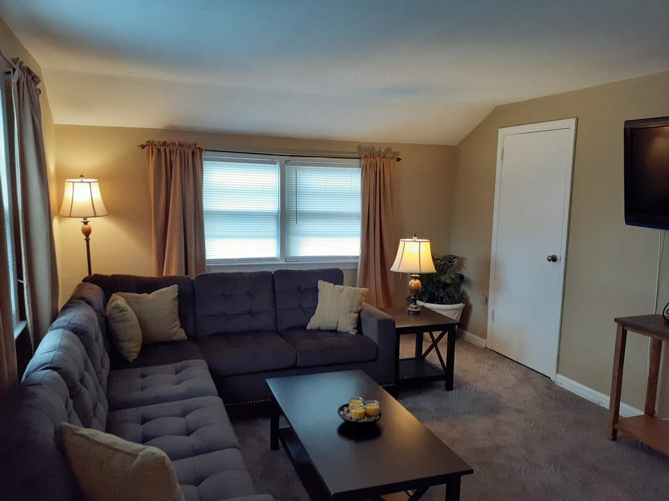 8743 Orchard Ave in Merchantville, NJ - Foto de edificio