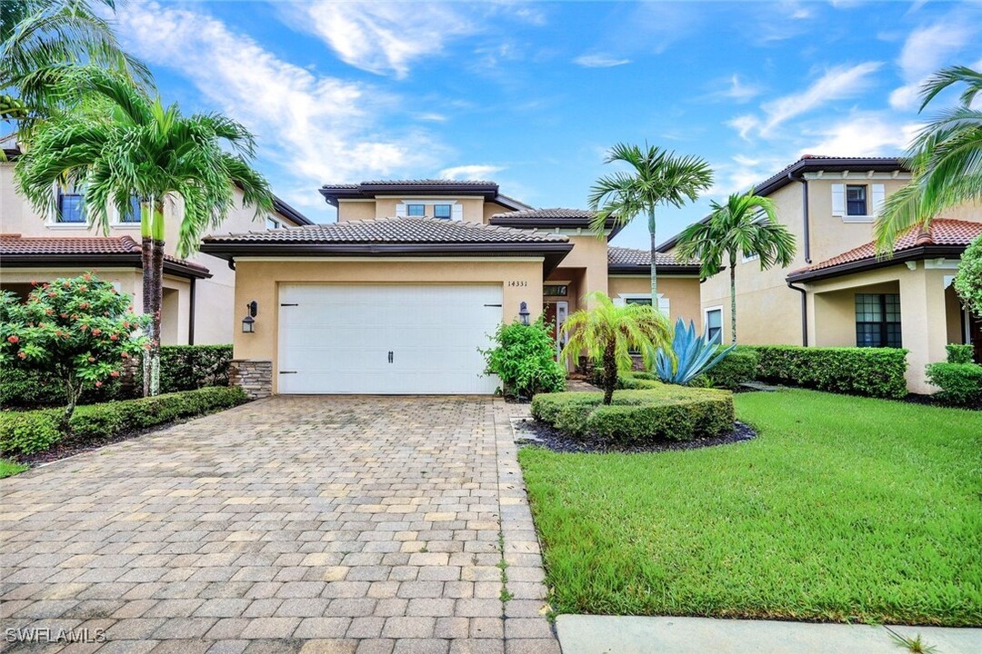 14331 Tuscany Pointe Trl in Naples, FL - Building Photo