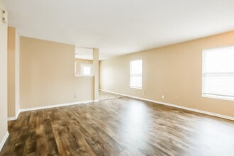 8607 Bluff Point Dr in Indianapolis, IN - Building Photo - Building Photo