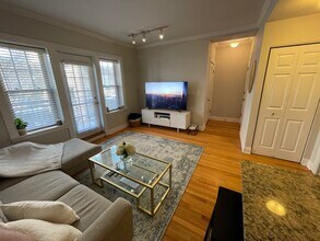 250-2 N Lincoln Ave in Chicago, IL - Building Photo - Building Photo