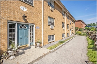 Parkside Apartments at Croton On Hudson in Croton-on-Hudson, NY - Building Photo - Interior Photo