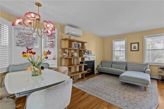 17 Narragansett Ave in Newport, RI - Building Photo - Building Photo