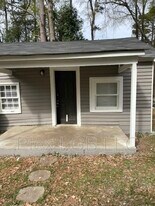 217 Thomas St in Lagrange, GA - Building Photo