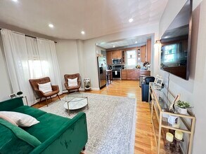 123 Forest St in Medford, MA - Building Photo - Building Photo