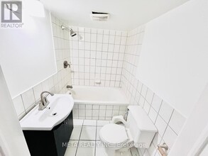 22 Garfield Crescent in Brampton, ON - Building Photo - Building Photo