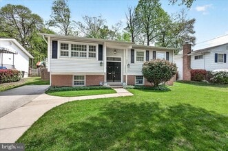 11905 Hunters Ln in Rockville, MD - Building Photo - Building Photo