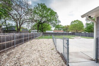 2912 S 3rd St in Waco, TX - Building Photo - Building Photo