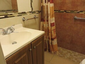 2820 SW 16th Ter in Miami, FL - Building Photo - Building Photo