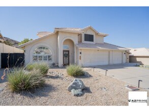 947 E South Fork Dr in Phoenix, AZ - Foto de edificio - Building Photo