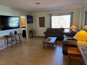 5045 NE 15th Ave in Fort Lauderdale, FL - Building Photo - Building Photo