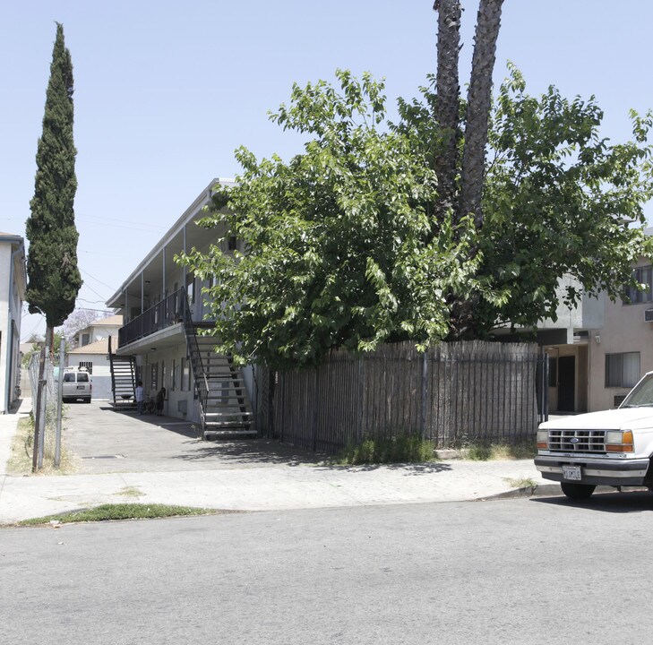 11429 Hatteras St in North Hollywood, CA - Foto de edificio