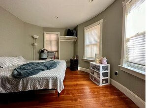 151 Highland St, Unit 2 in Boston, MA - Foto de edificio - Building Photo