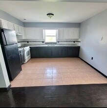 153 S 7th St, Unit 2 in Newark, NJ - Building Photo - Building Photo