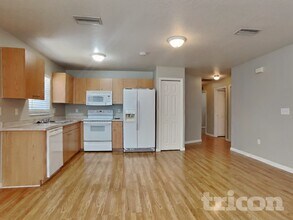 2835 31st Ave E in Bradenton, FL - Foto de edificio - Building Photo