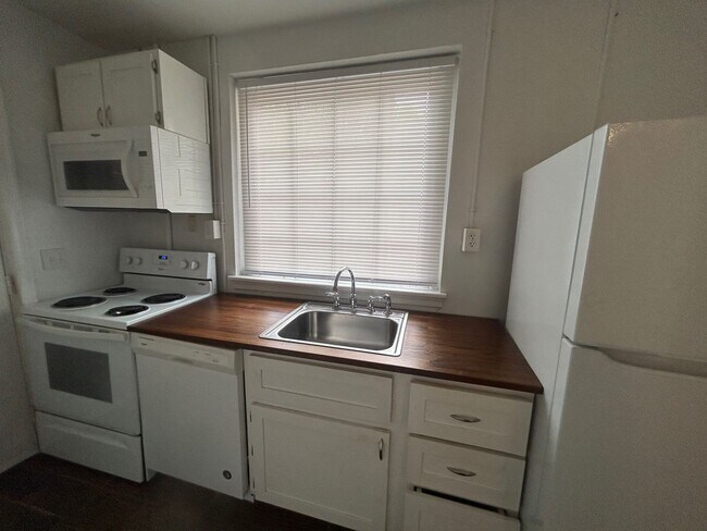 403 Waccamaw Ave in Columbia, SC - Building Photo - Building Photo