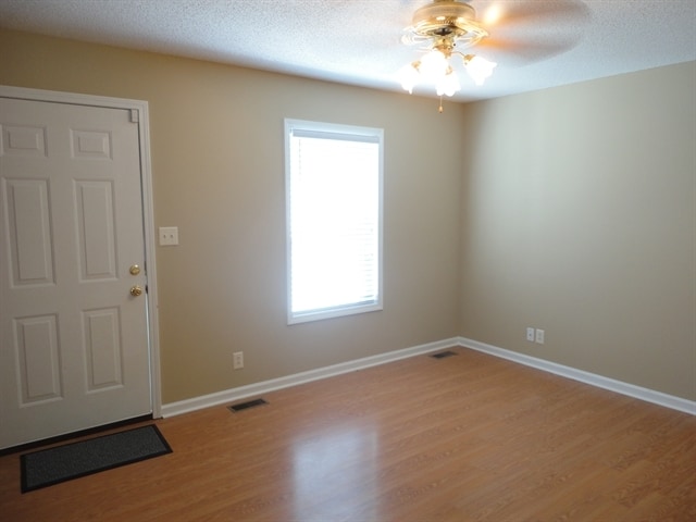 1218 Olive Branch Rd in Clarksville, TN - Building Photo - Building Photo
