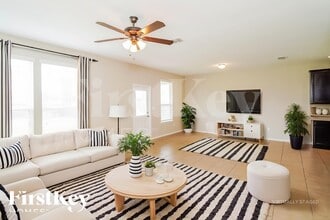 10514 Century Farm Dr, Unit 3 in Converse, TX - Building Photo - Building Photo