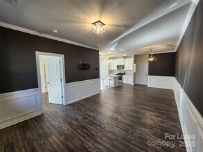 326 Sadie Dr in Matthews, NC - Building Photo - Building Photo