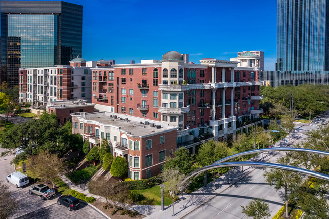 The Manhattan Lofts in Houston, TX - Foto de edificio - Building Photo