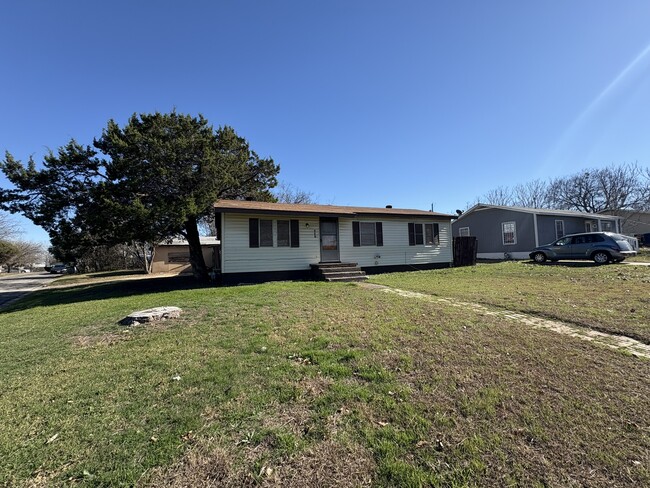 201 Dewald St in Copperas Cove, TX - Foto de edificio - Building Photo