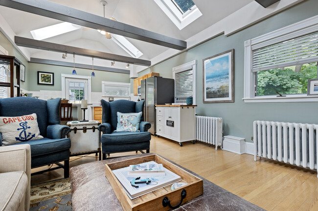 13 Saint James St, Unit 2